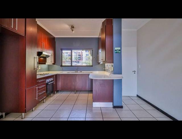 2 BEDROOM APARTMENT FOR SALE IN SUNNINGHILL